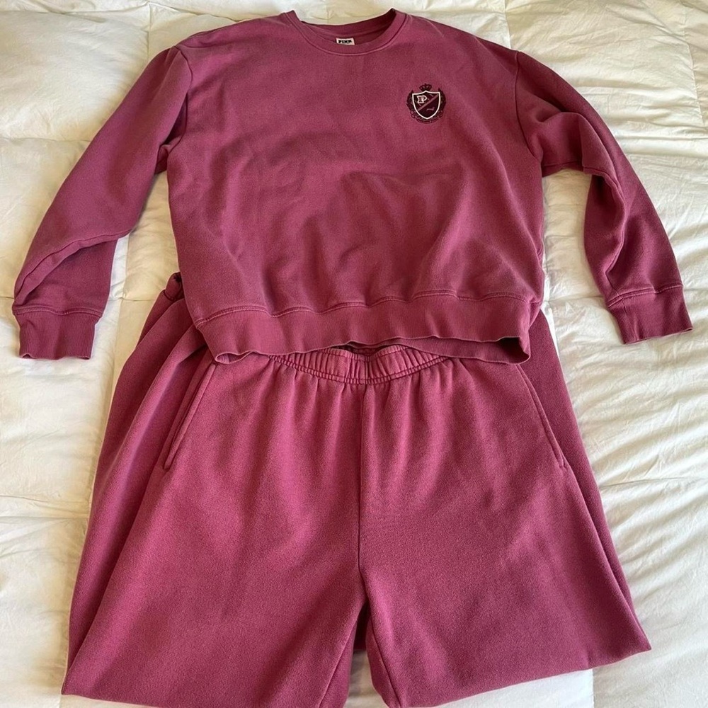 Pink Victoria’s Secret Cozy matching lounge set sweatshirt and joggers small - Picture 2 of 8